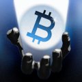 Биткоин замер перед заседанием ФРС: смешанные сигналы биржевых потоков