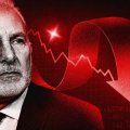 Питер Шифф предрекает биткоину падение до $20 000 и критикует Сейлора Питер Шифф предрекает биткоину падение до $20 000 и критикует Сейлора