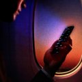 Emirates запускает оплату авиабилетов криптовалютой, но для большинства путешественников есть подвох