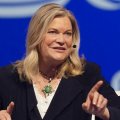Сенатор-республиканец Синтия Ламмис раскритиковала законодателей-демократов за затягивание с законом Clarity Act