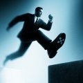 Goldman Sachs и OKX лишили сотрудников в Гонконге доступа к ИИ Claude