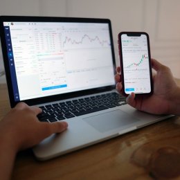 XRP удерживает поддержку $1 на фоне трёхмесячного максимума роста числа кошельков