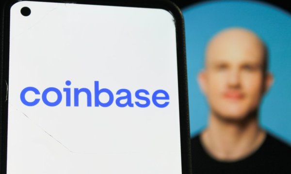 Генеральный директор Coinbase Брайан Армстронг заявил, что Clarity Act будет принят — и что дно биткоина уже пройдено