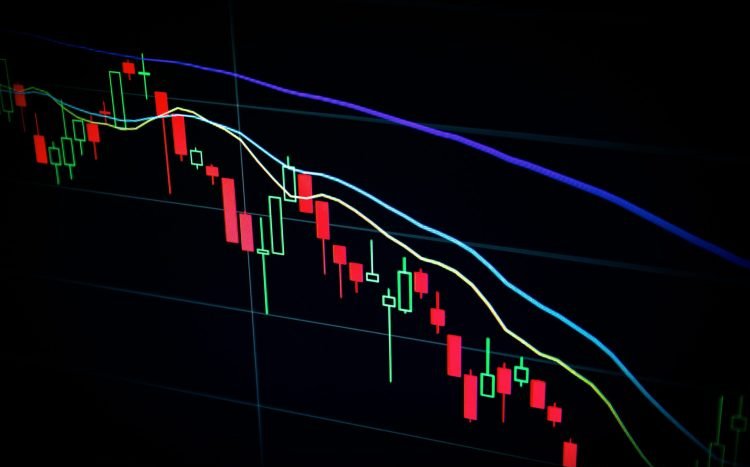 Биткоин тестирует $60 000 на фоне падения объёмов фьючерсов и сжатия ликвидности